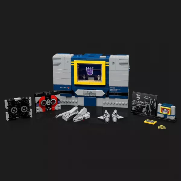 Конструктор LEGO Icons Transformers: Саундвейв (10358)